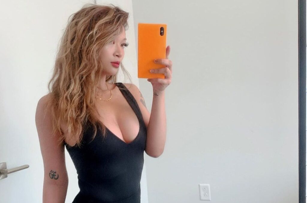 Single Filipino woman