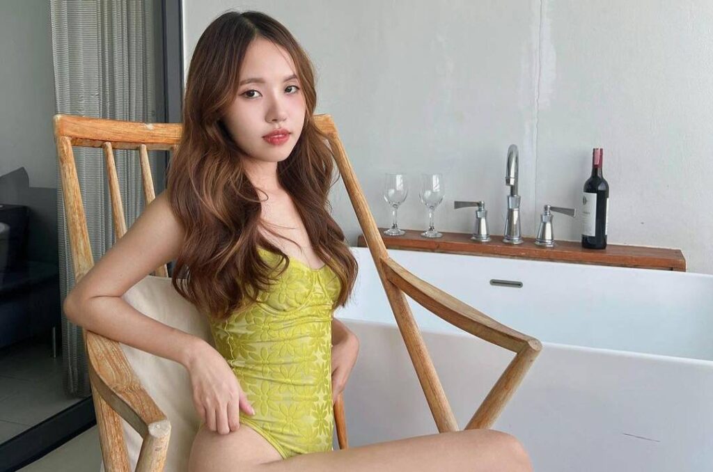 Single Thai woman