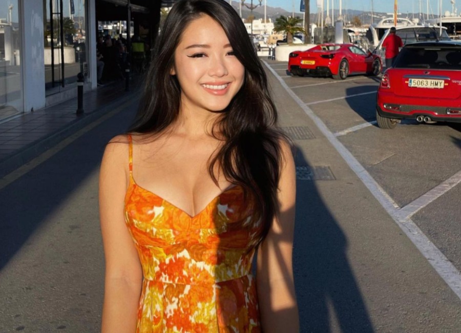 Beautiful Chinese bride