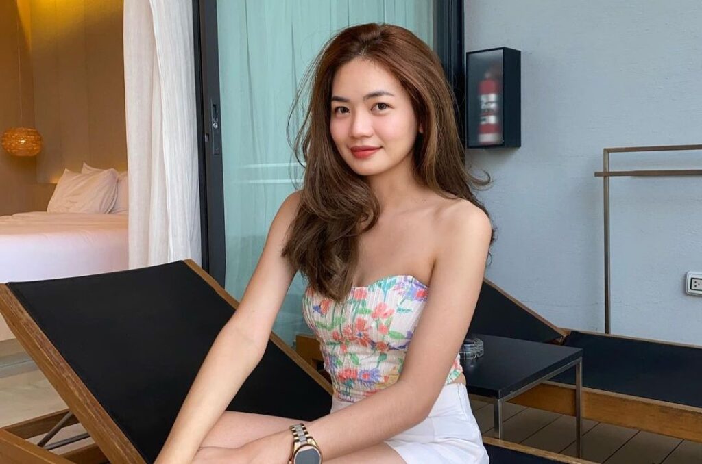 Sexy Japanese girl