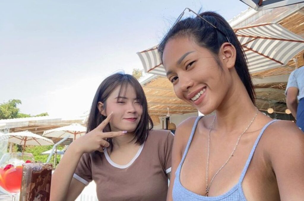 Cute Thai girls