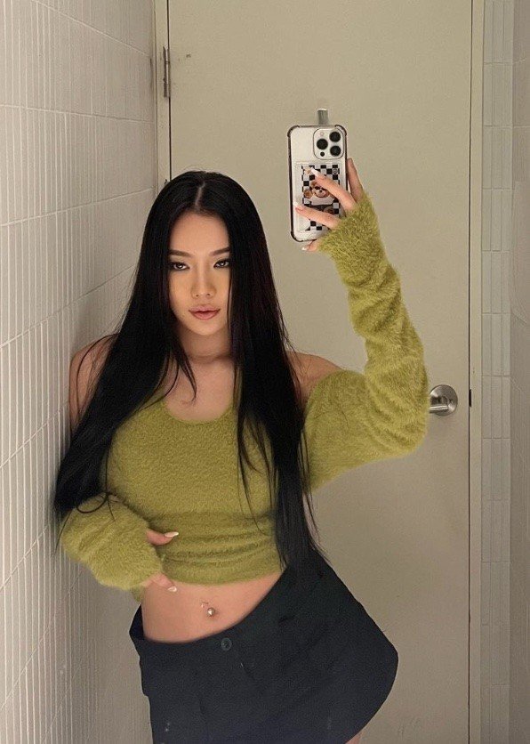 Hua, 32