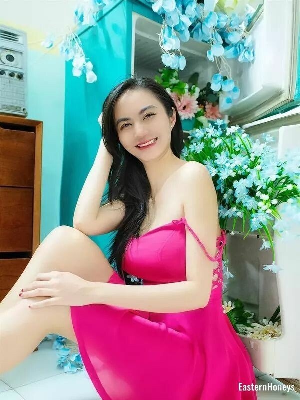 Hellen, 25