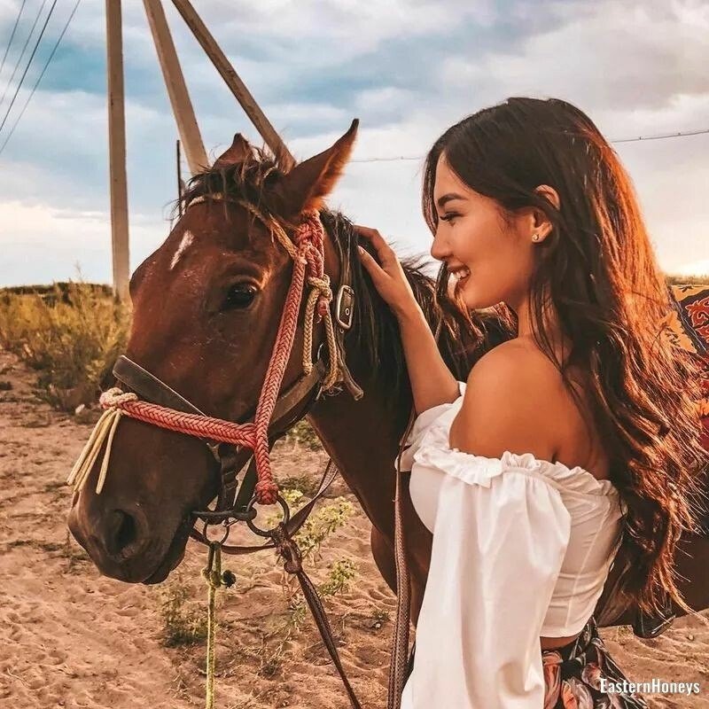 Asel, 29