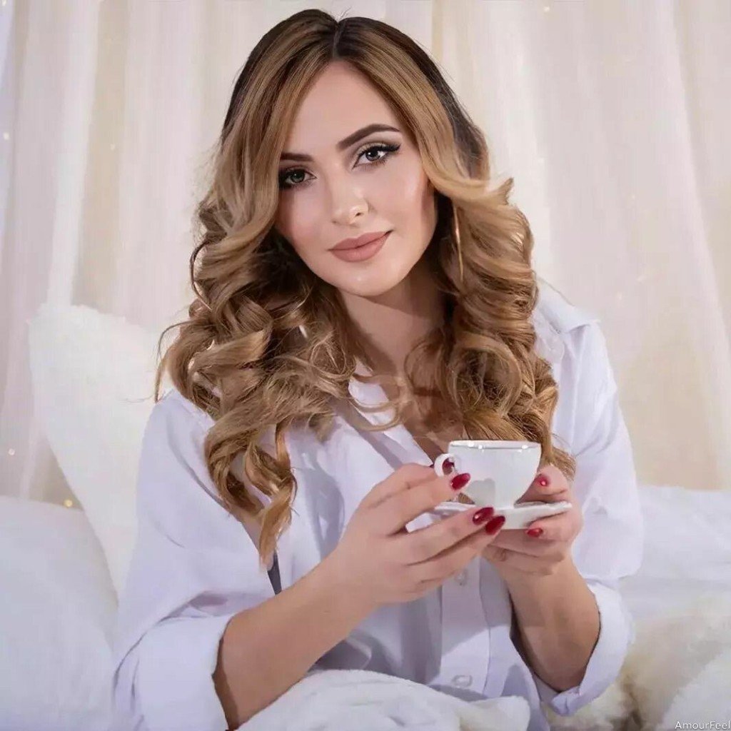 Alexandra, 31