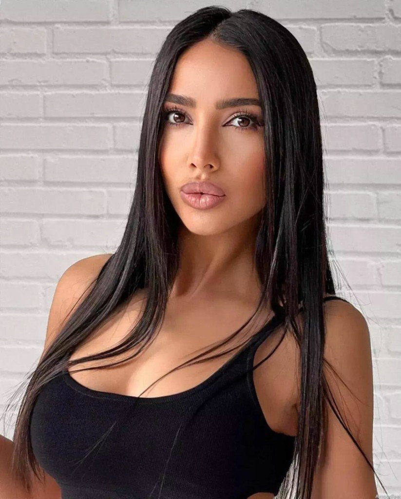 Regina, 35
